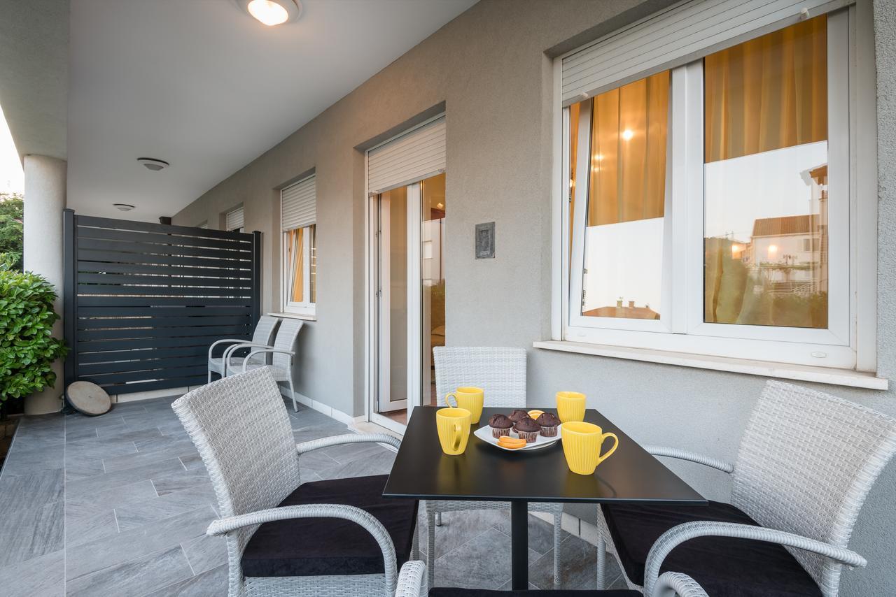 Family Apartment Dubrovnik - Private Jacuzzi Terrace, Private Parking Exteriör bild