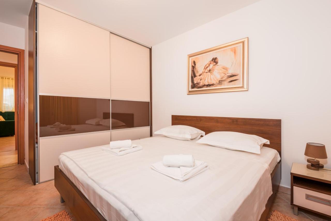 Family Apartment Dubrovnik - Private Jacuzzi Terrace, Private Parking Exteriör bild