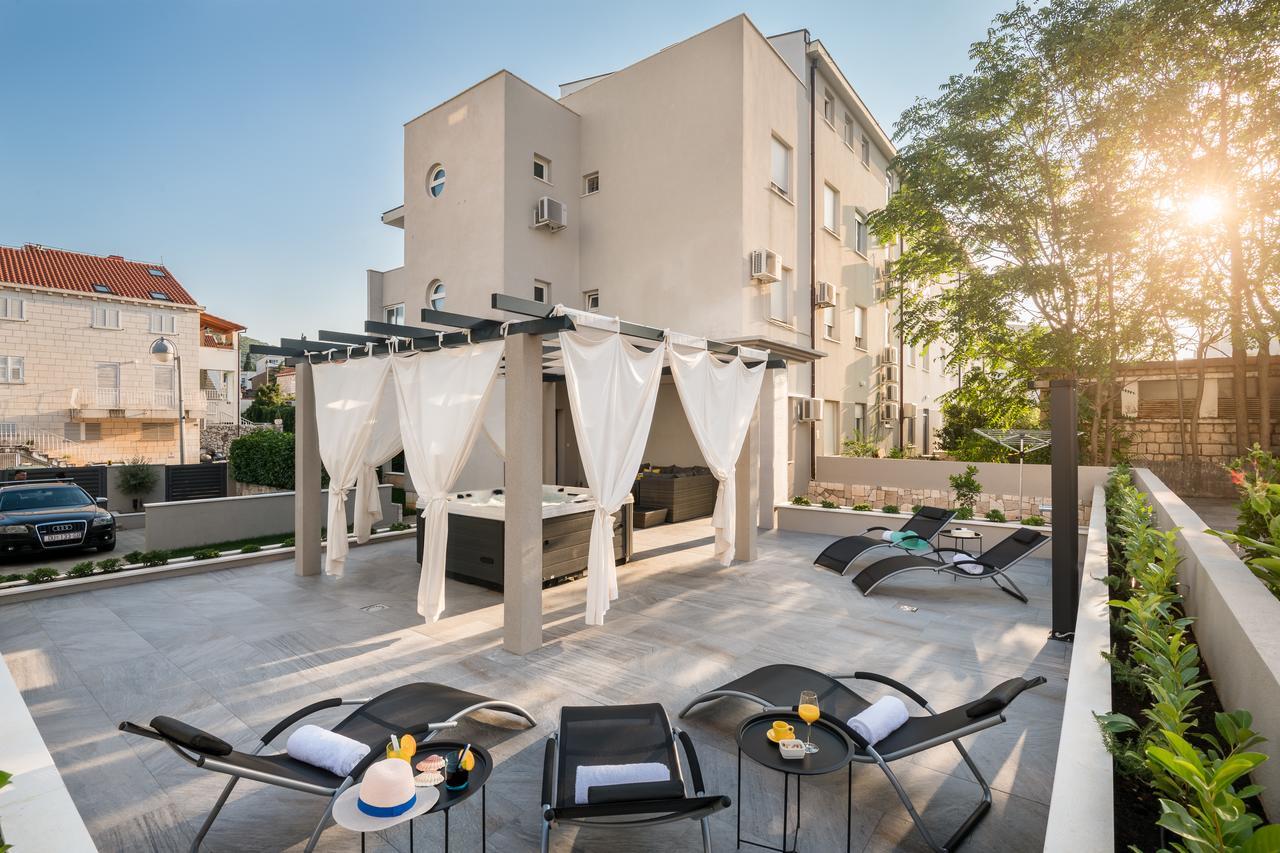 Family Apartment Dubrovnik - Private Jacuzzi Terrace, Private Parking Exteriör bild