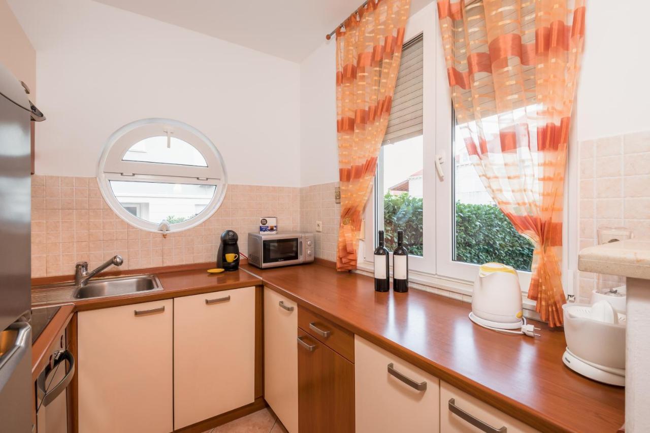Family Apartment Dubrovnik - Private Jacuzzi Terrace, Private Parking Exteriör bild